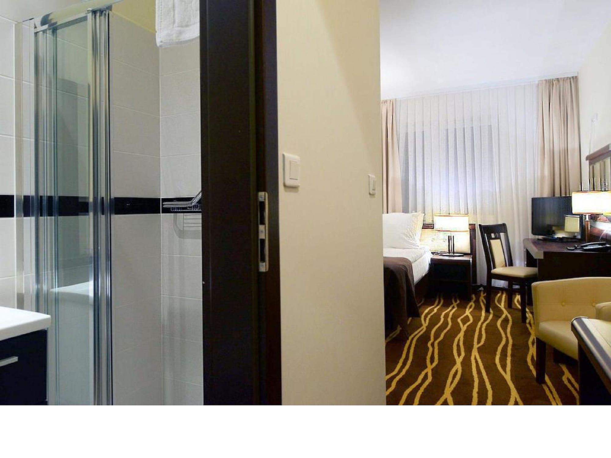 Hotel Business Faltom Gdynia Rumia Dış mekan fotoğraf