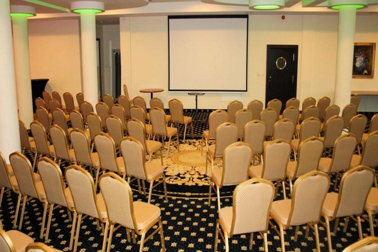 Hotel Business Faltom Gdynia Rumia Dış mekan fotoğraf